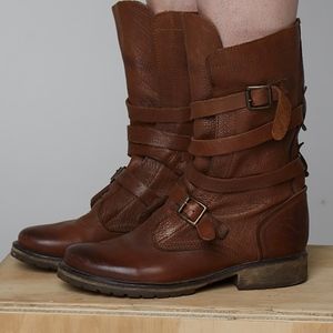 Slouchy tie boots by Steve Madden